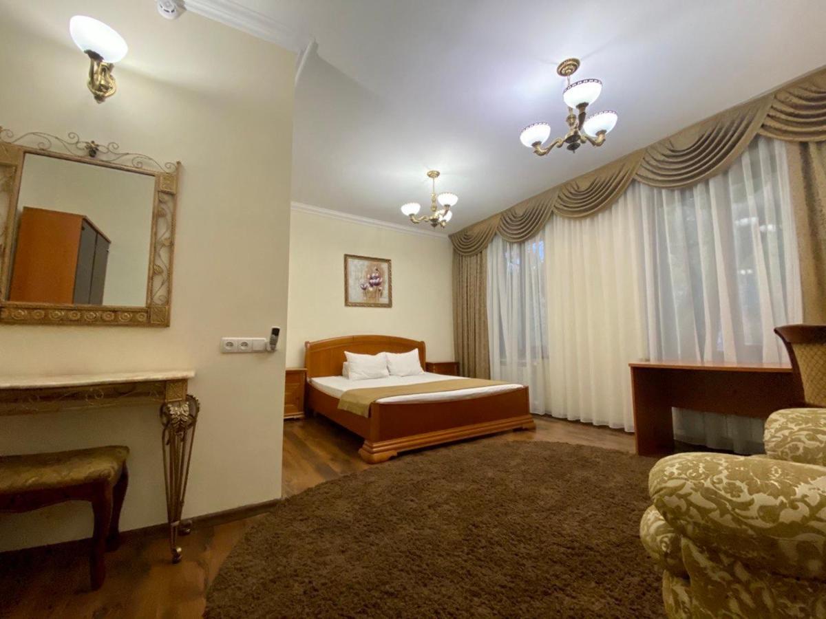 Boomerang Business Hotel โอเดสซา ภายนอก รูปภาพ